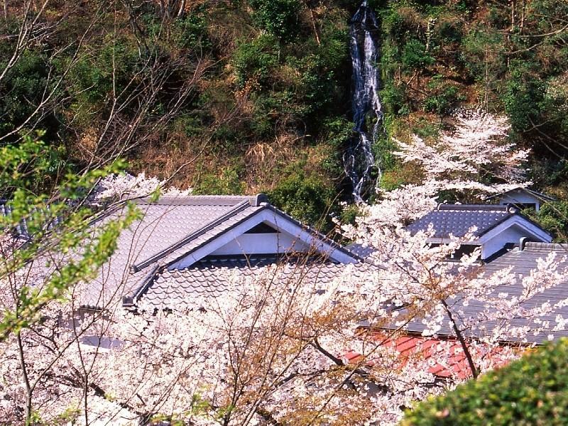 Motoyu Ryokan Ацуги Екстериор снимка