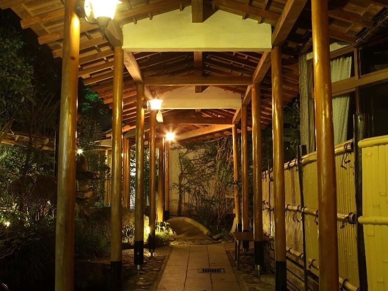 Motoyu Ryokan Ацуги Екстериор снимка